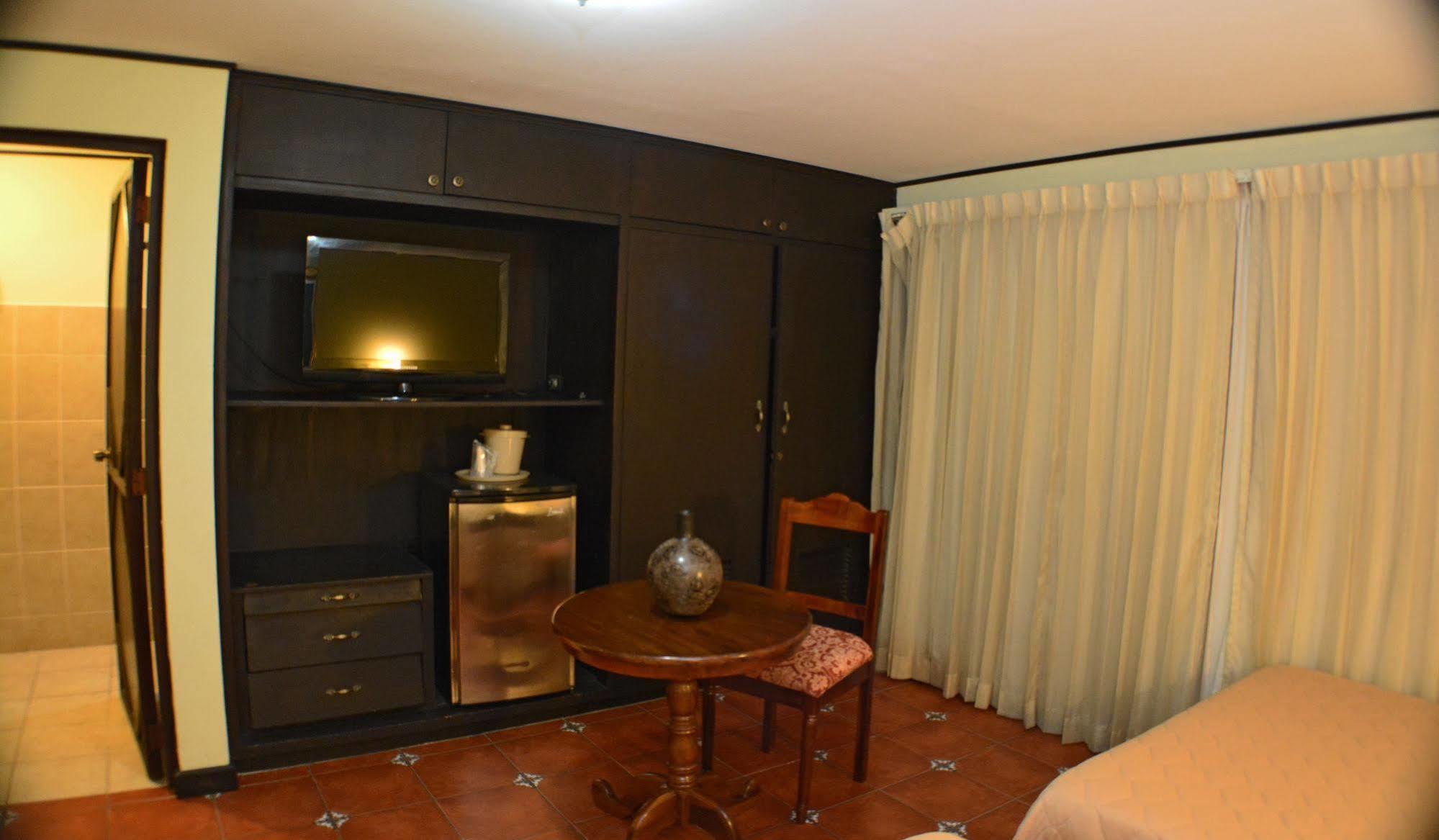 Hotel Colonnade Nicaragua มานากัว ภายนอก รูปภาพ